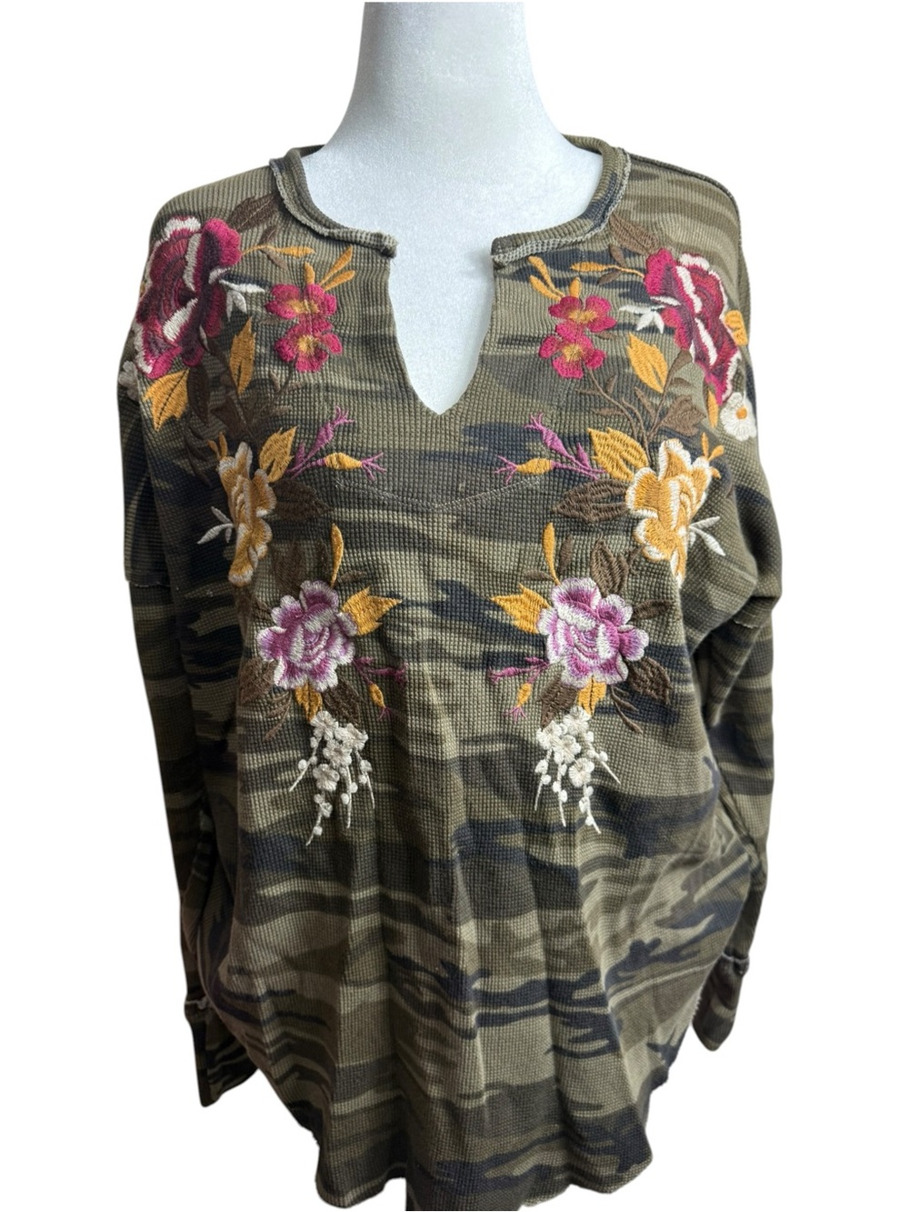 Johnny Was Olive Camo Long Sleeve Top size large - Picture 2 of 11